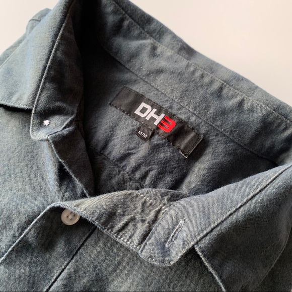 ♡ *Like New* DH3 Long Sleeve Button Up - Picture 2 of 4